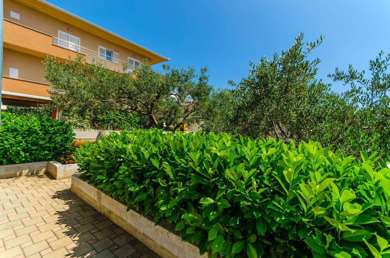 Apartments And Room Maestral Trogir Exterior photo
