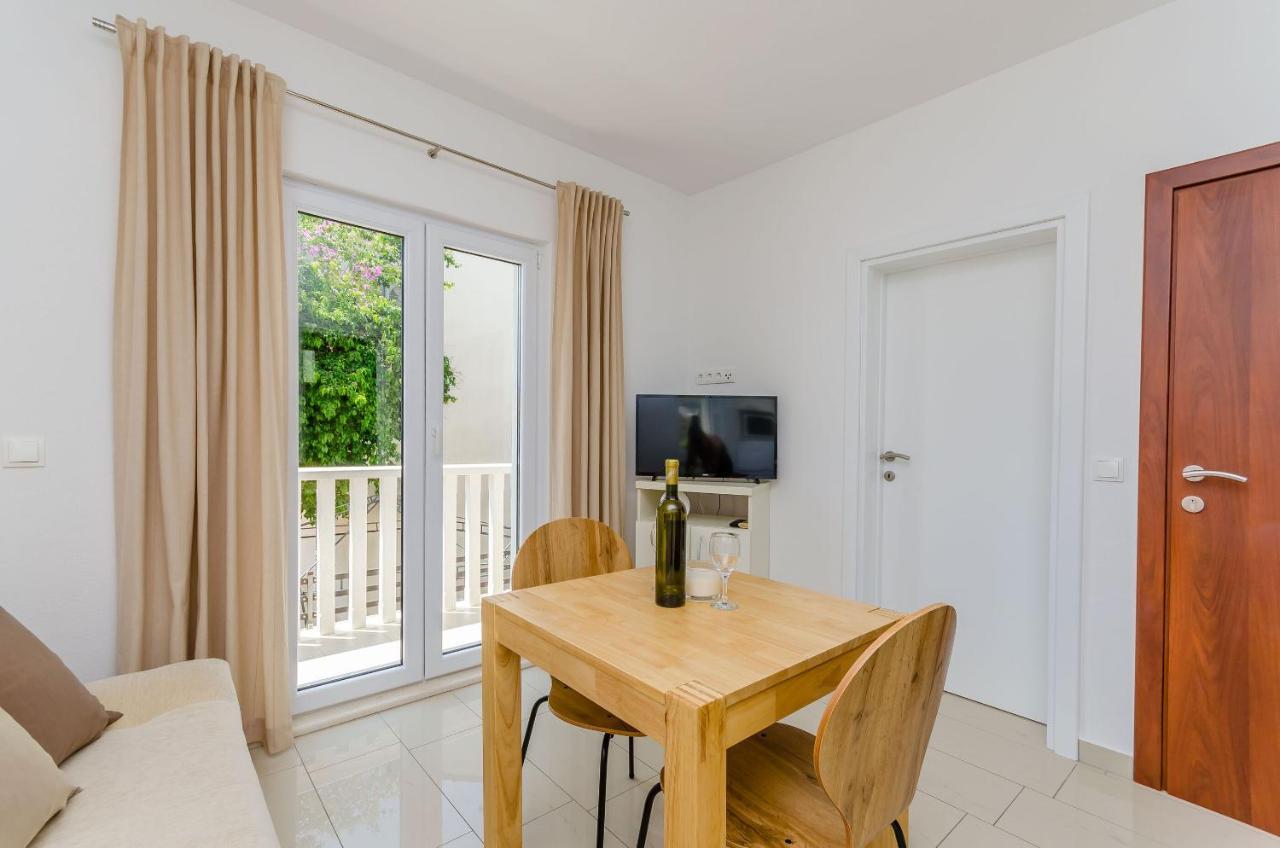 Apartments And Room Maestral Trogir Exterior photo